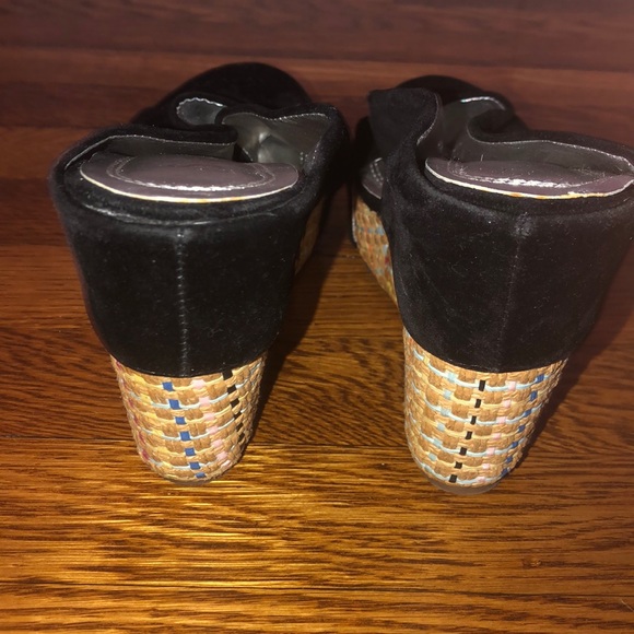 Wedges w/ Rainbow Colored Bottom Size 9 - Picture 4 of 7